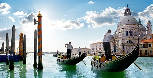 from-the-us-to-venice-mid-content-7